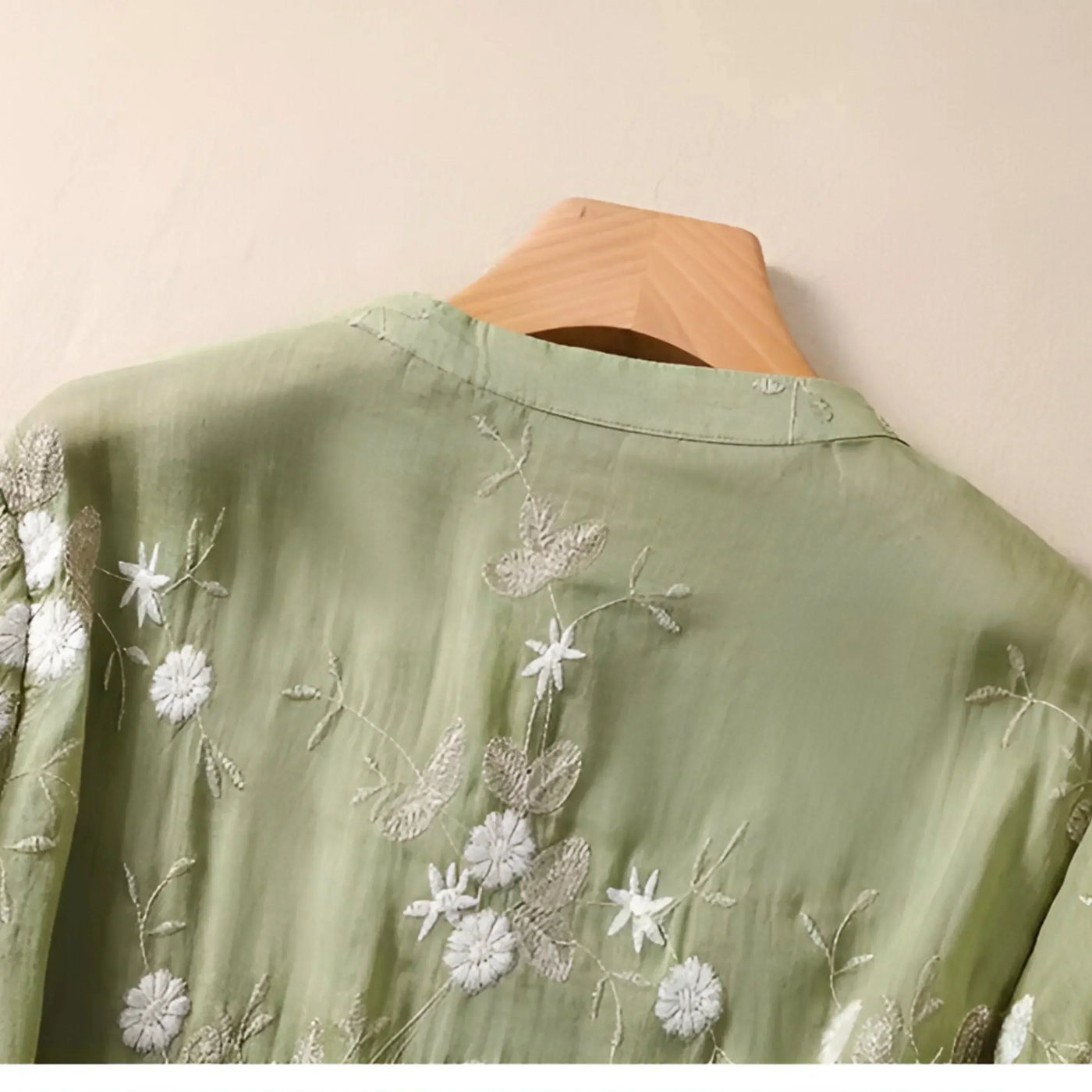 Allegra - Elegant Floral Blouse